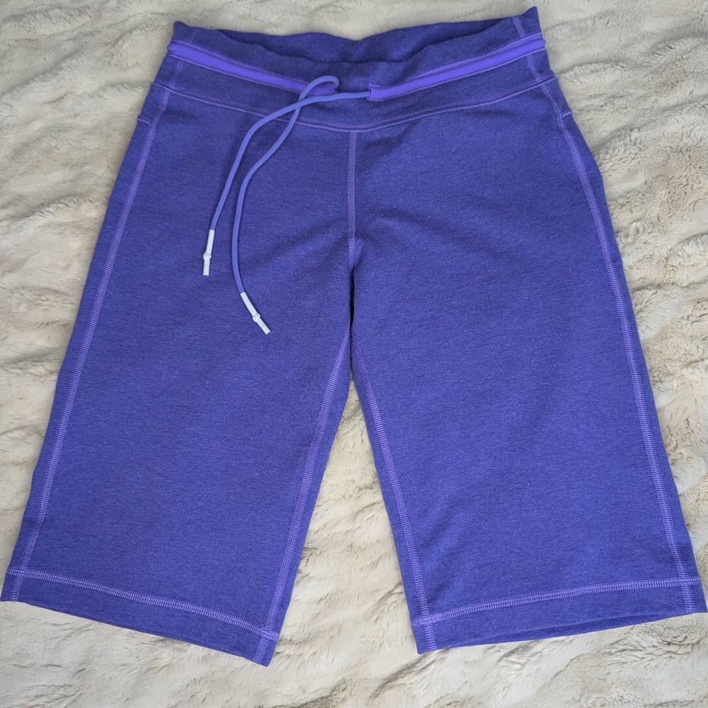 LULULEMON ATHLETIC SHORTS WOMENS SIZE 6